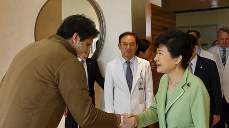 Knifed US Ambassador Released From South Korean Hospital